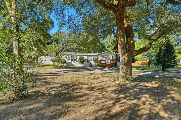 Property Photo:  5305 Traci Dr  FL 32583