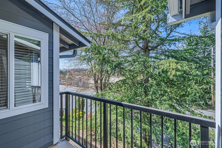 Property Photo:  14002 NE 181st Place A302  WA 98072