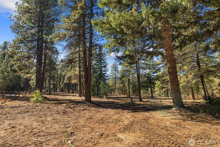 Property Photo:  101  Book Lane  WA 98922