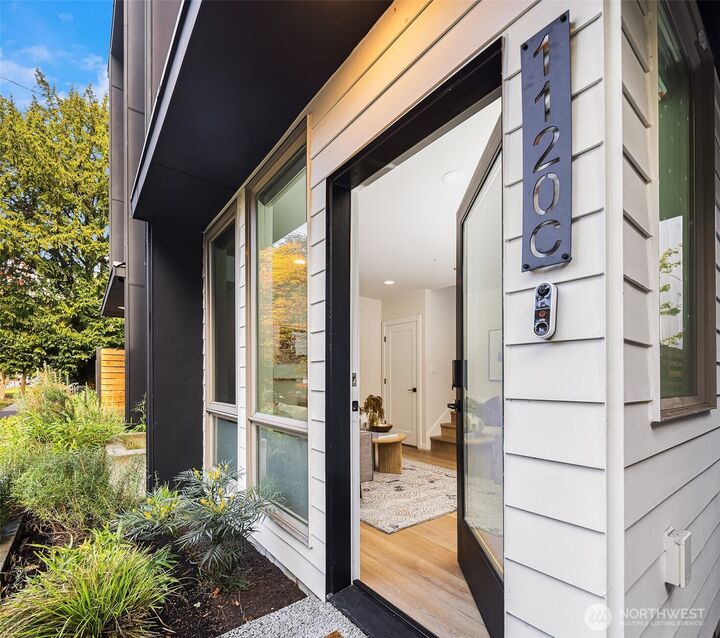 Property Photo:  1120  16th Avenue C  WA 98122