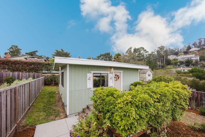 Property Photo:  533 Alto Avenue  CA 94019 