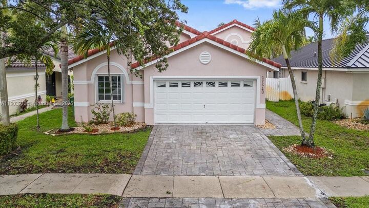 17610 SW 4th Ct  Pembroke Pines FL 33029 photo