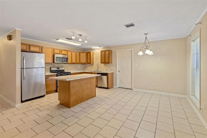 Property Photo:  408 Burnett Street  LA 70601
