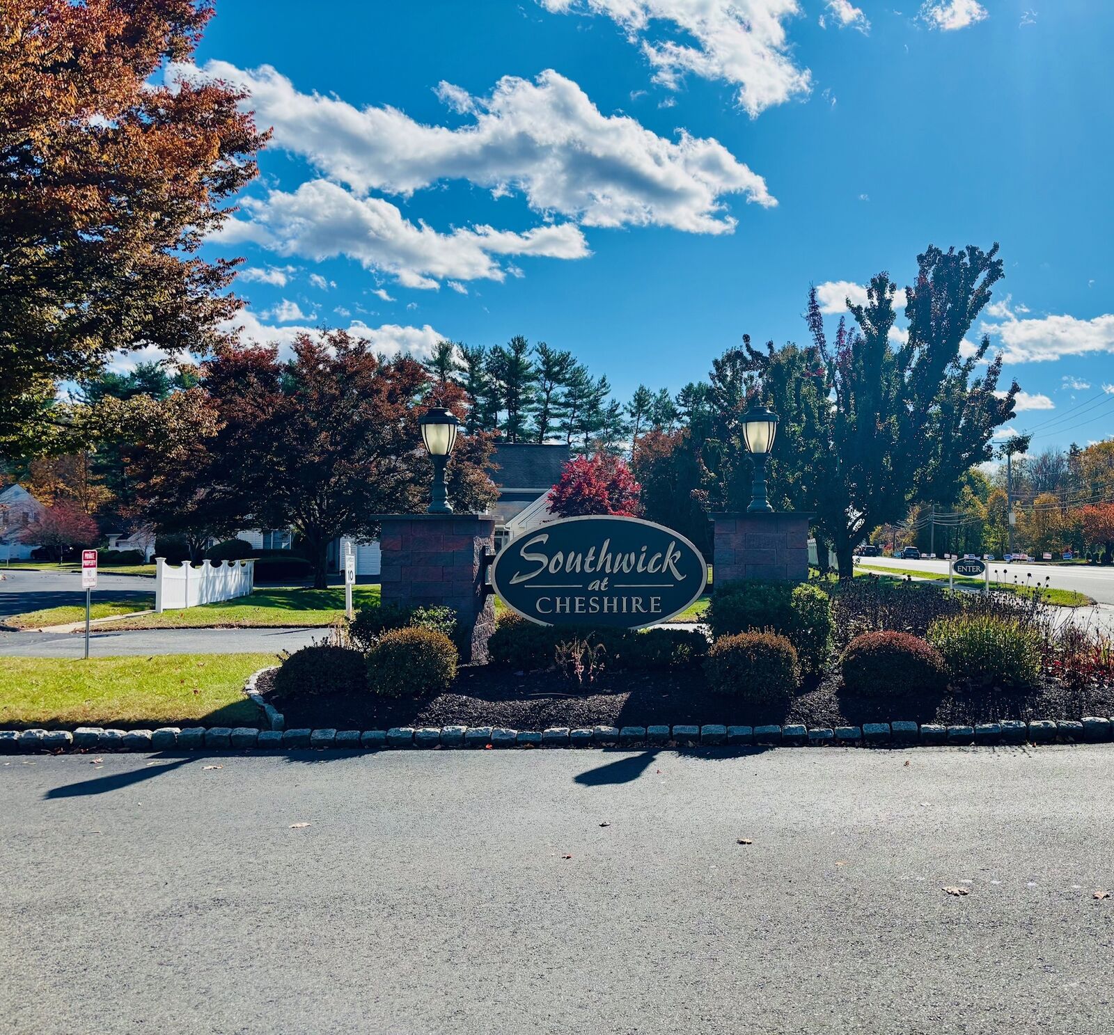 Property Photo:  40 Southwick Court 201  CT 06410