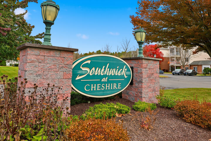 40 Southwick Court 201  Cheshire CT 06410 photo
