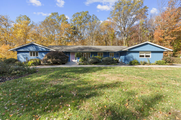 51 Brookwood Drive  Woodbridge CT 06525 photo