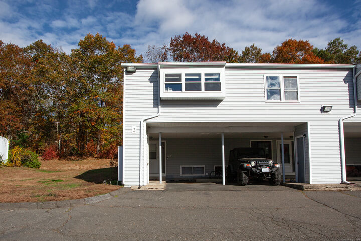 Property Photo:  50 East Hill Road Apt 3A  CT 06019