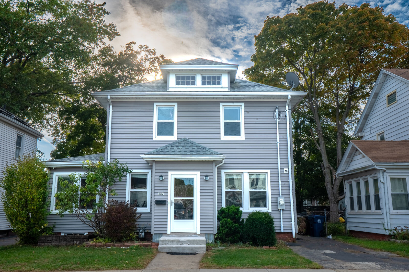 Property Photo:  682 Second Avenue  CT 06516