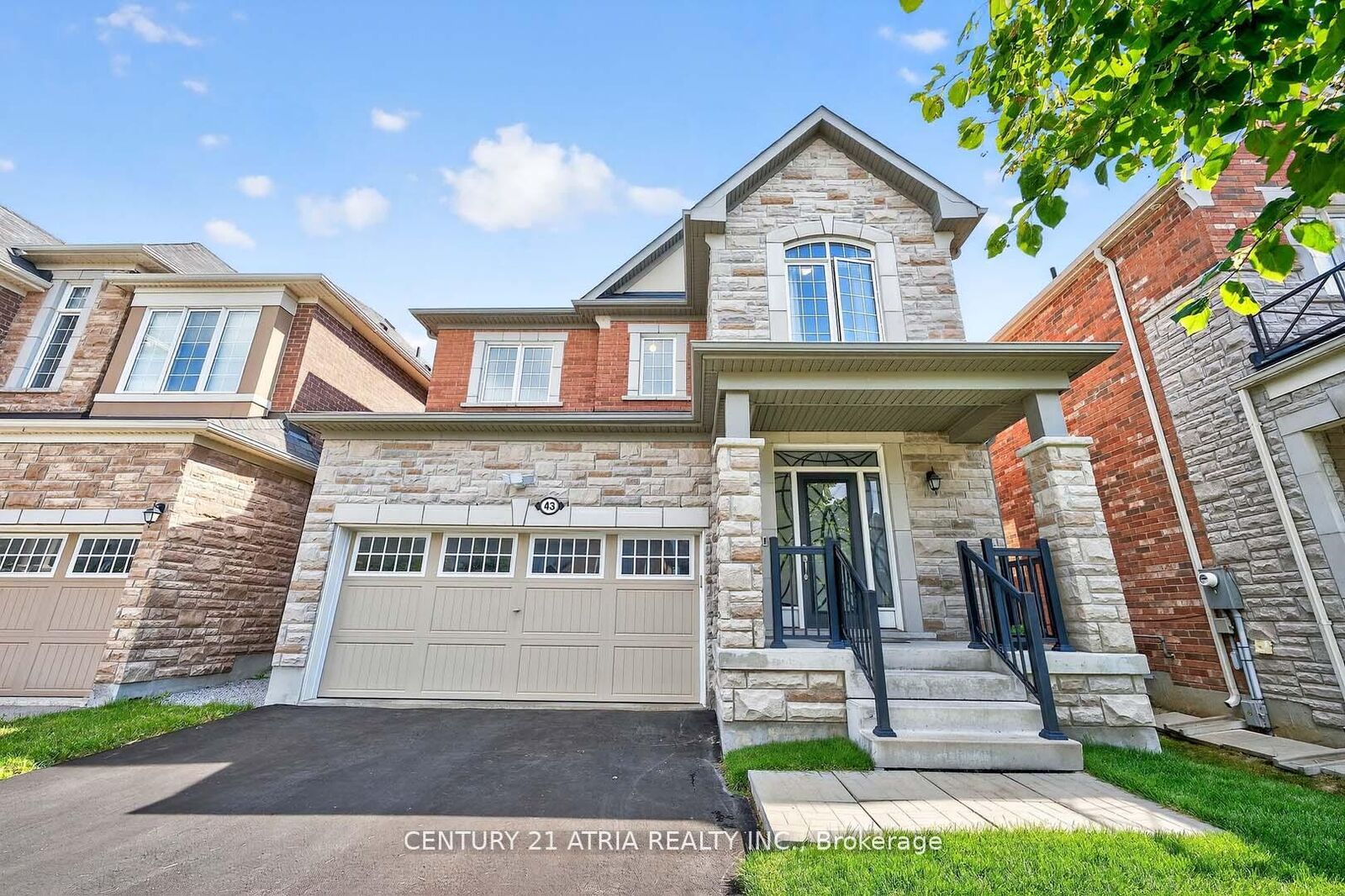 Photo de la propriété:  43 Novan Crescent  ON L4G 0X6