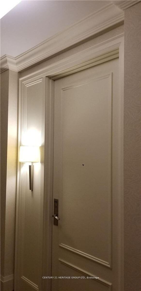 Property Photo:  20 Bloorview Place 1016  ON M2J 0A6