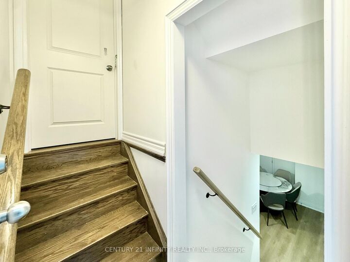 Photo de la propriété:  45 Marcel Brunelle Drive  ON L1P 0G6 