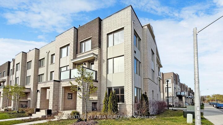 Photo de la propriété:  205 The Donway East N/A  ON M3B 0B4