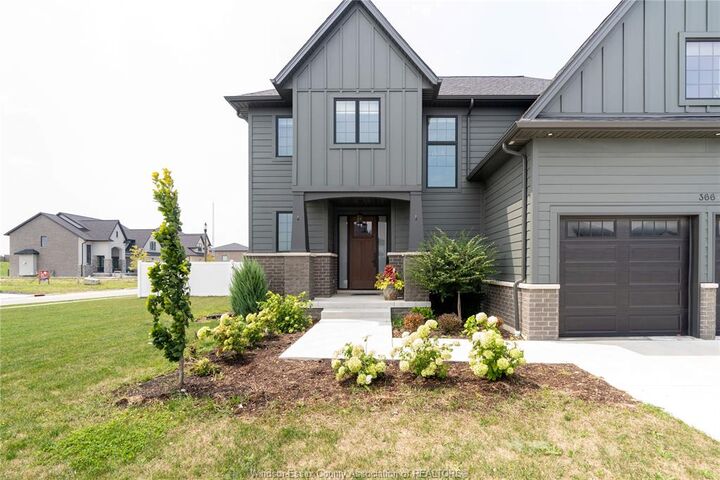 Photo de la propriété: 366 Christine ON N8L 1B6