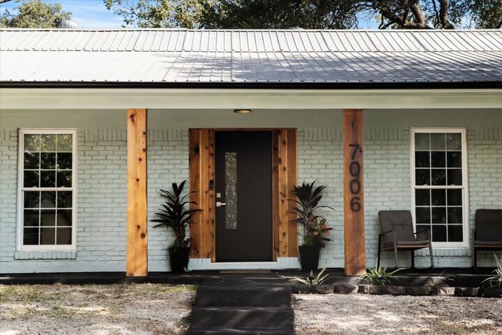 Property Photo: 7006 Whispering Creek Drive TX 78736