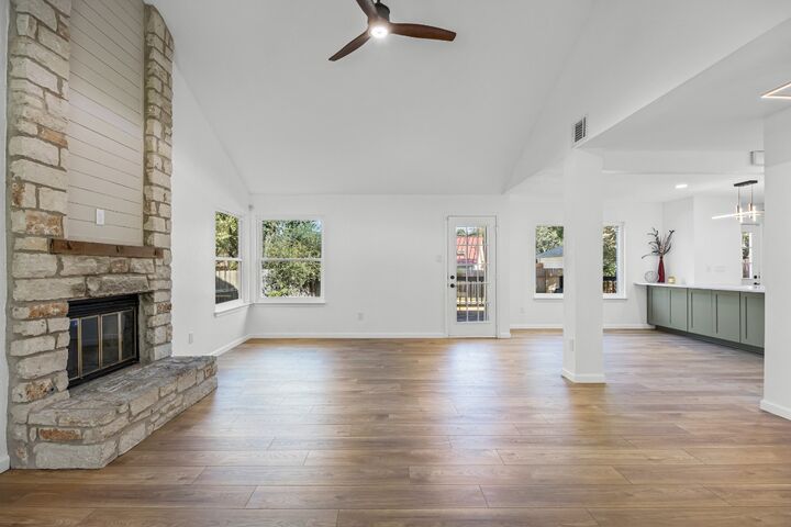 Property Photo:  1402 Monica Street  TX 78758 