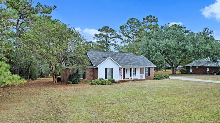 Property Photo: 142 Cuaneta Drive GA 31763