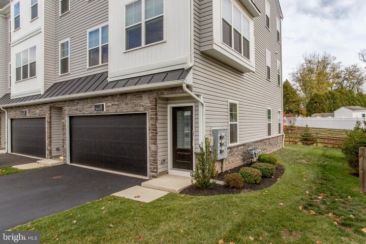 Property Photo:  12 Warren Drive  PA 18914 