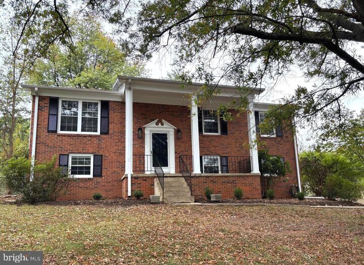 Property Photo:  417 Old Waterford Road NW  VA 20176 