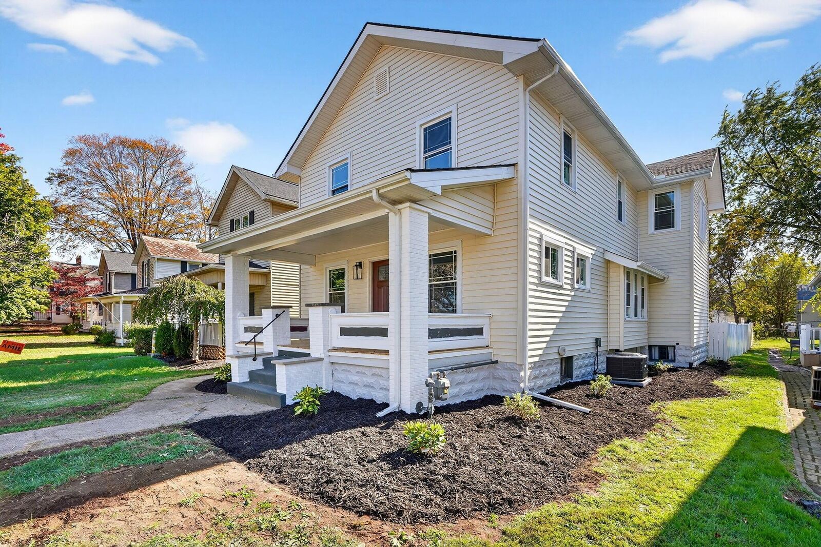 Property Photo:  620 E 5th Avenue  OH 43130