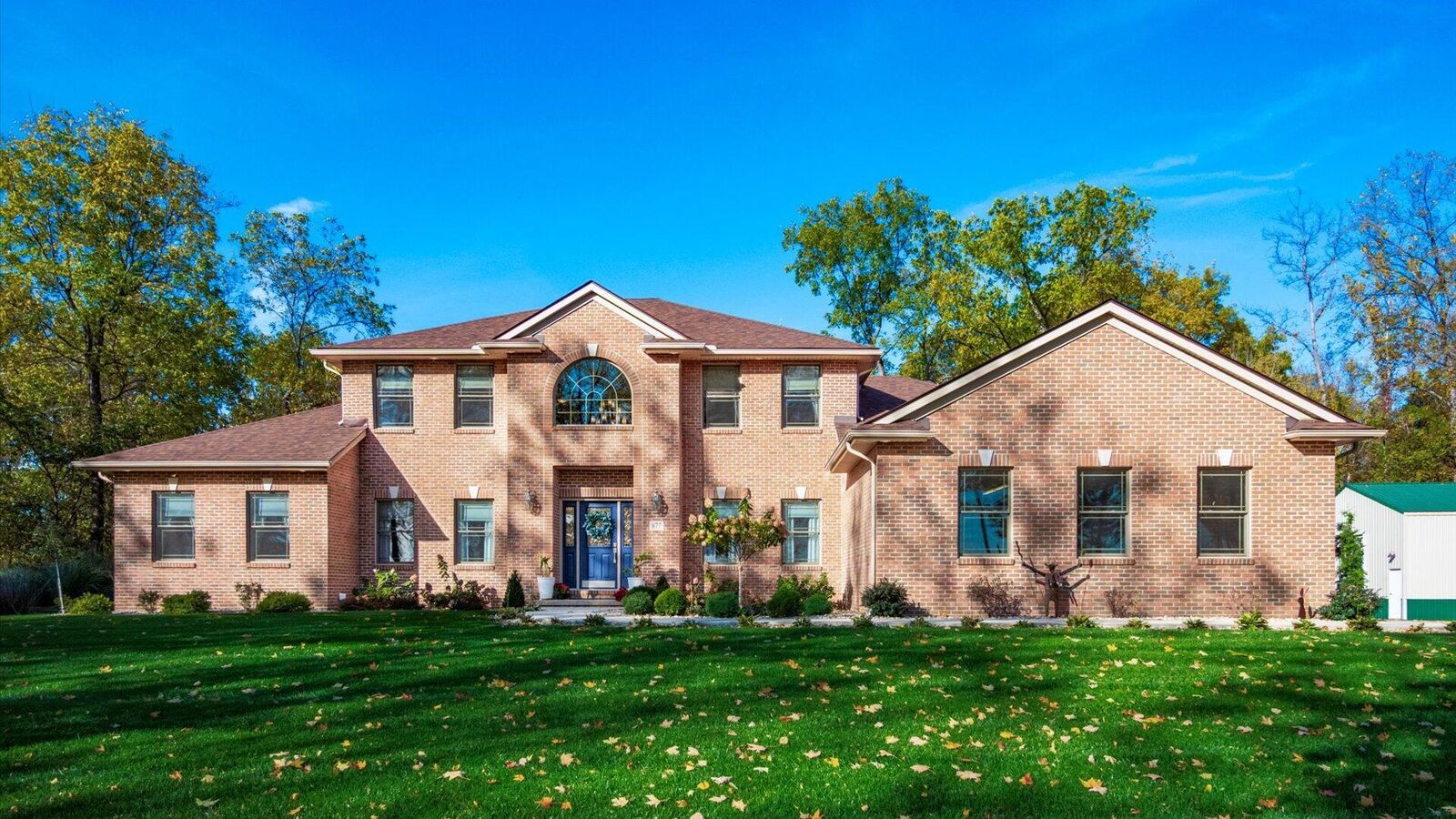 Property Photo: 877 Cedar Hill NW Road OH 43102