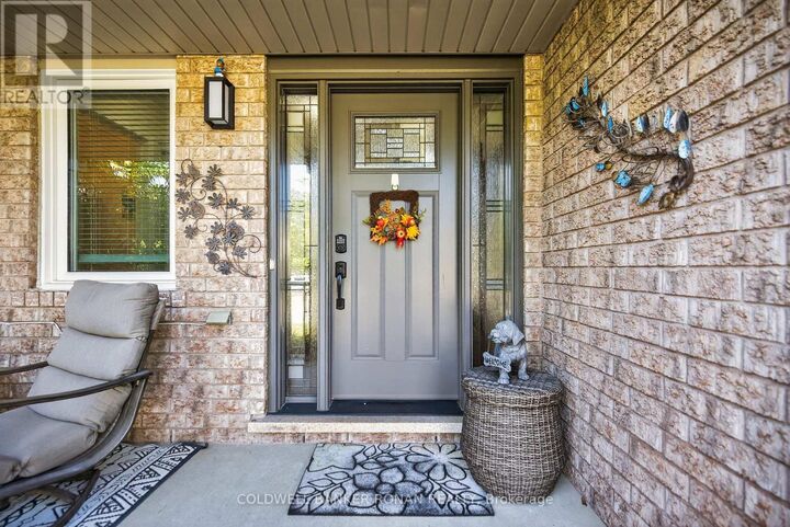 Property Photo:  22 Callander Crescent  ON L9R 0B4 