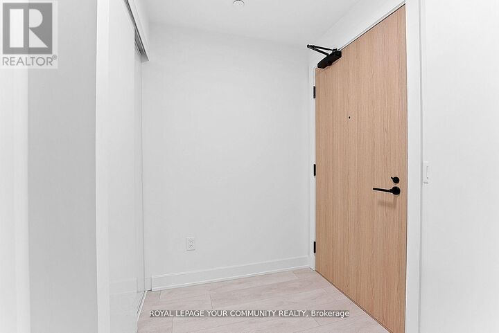 Property Photo: 35 Mercer Street 2313 ON M5V 1H2