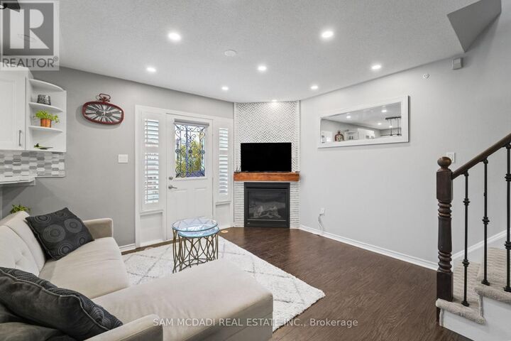 Property Photo: 917 Burrows Gate ON L9T 0K7