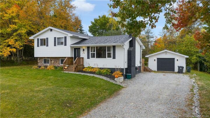 74 Highland Drive  Hampton NB E5N 5C7 photo