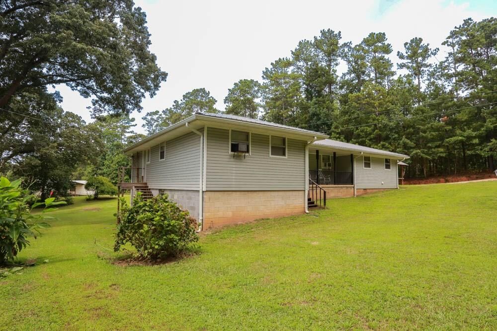 Property Photo:  1117 Cross Plains Hulett Road  GA 30116 