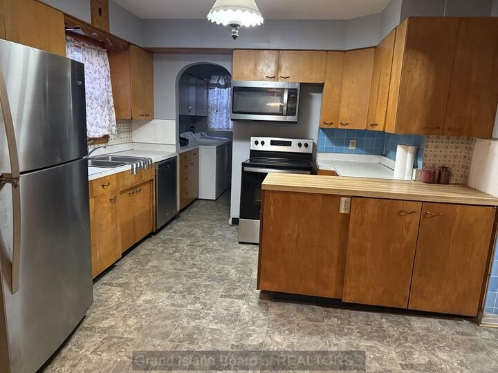 Property Photo:  130 N Walnut St  NE 68654 