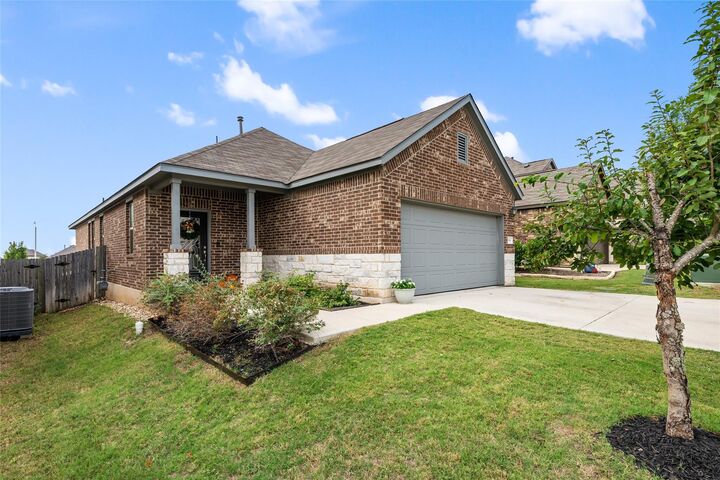 Property Photo:  396 Eves Necklace Drive  TX 78610 