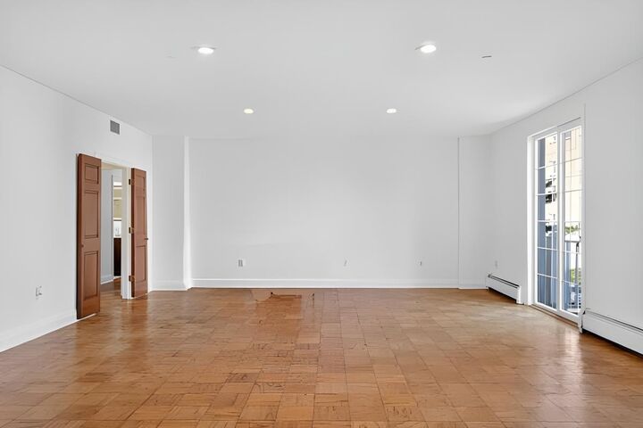 Property Photo:  100 Shearwater Ct East 26  NJ 07305