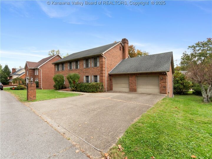 Property Photo:  6 Oakbrook Drive  WV 25705