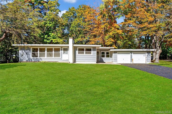 Property Photo:  86 Gardnertown Road  NY 12550 