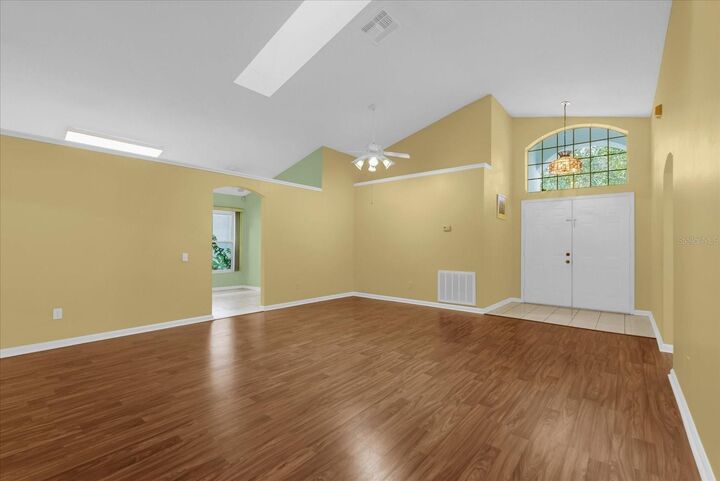 Property Photo:  813 Garden Glen Loop  FL 32746