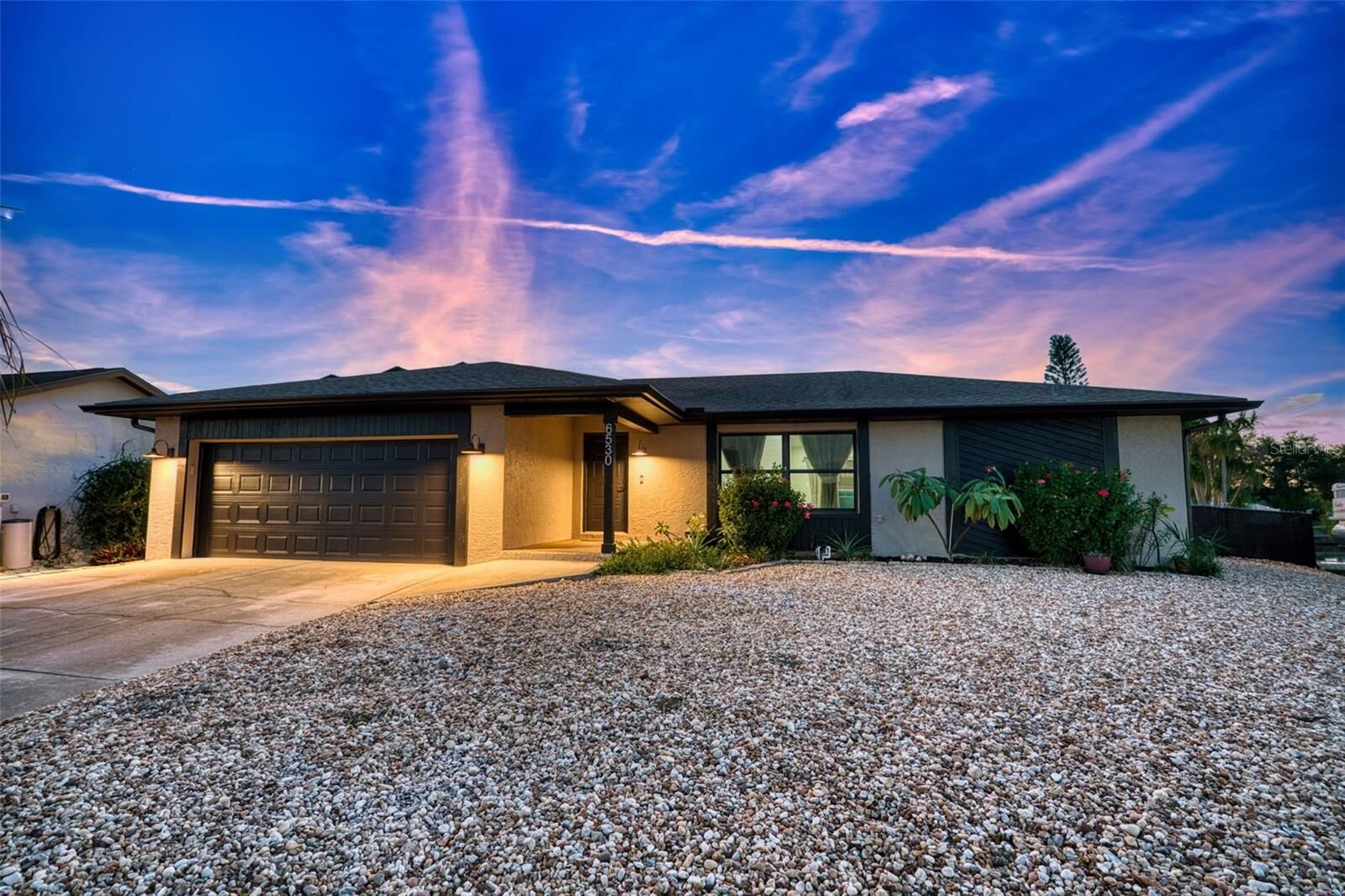 Property Photo: 6530 Senegal Palm Way FL 33572