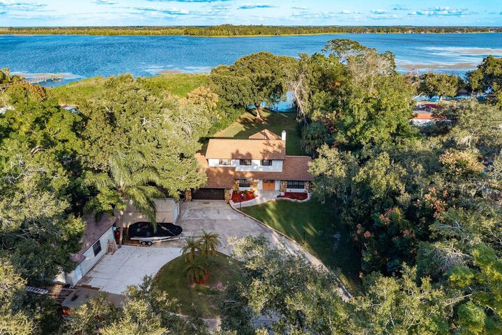 Property Photo: 1416 Grove Avenue FL 34748
