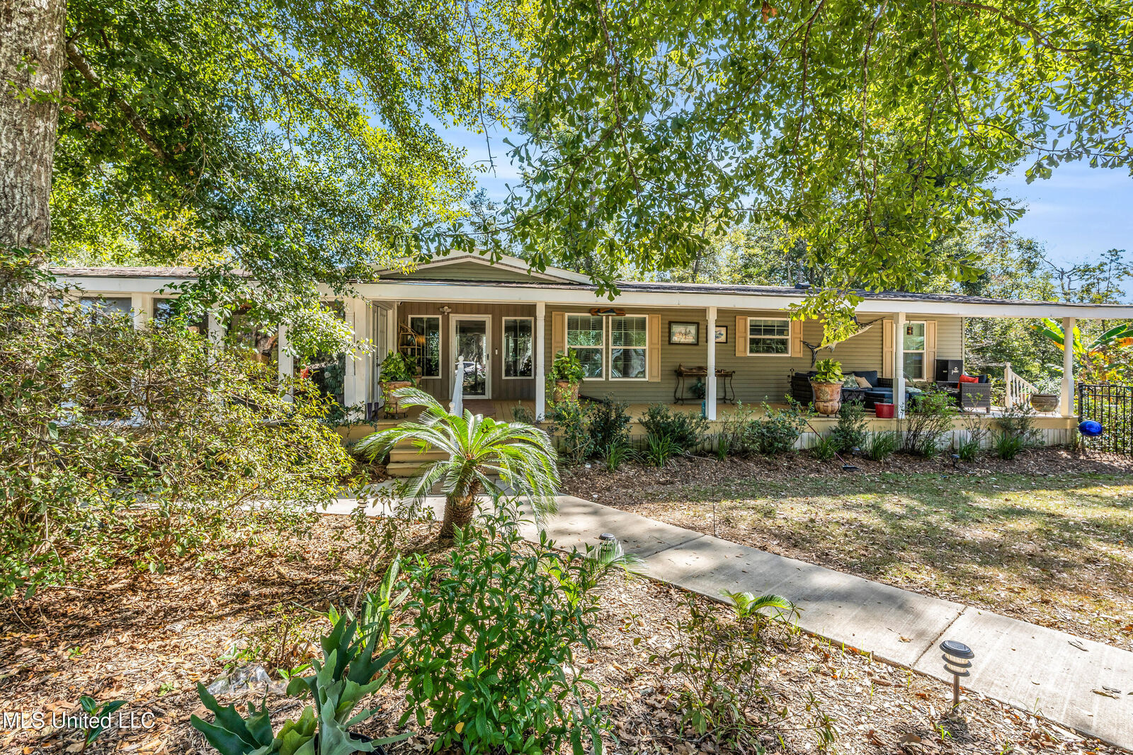 Property Photo:  17990 Cuevas Road  MS 39556