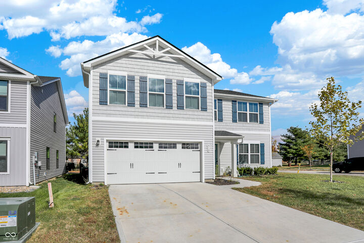 Property Photo:  910 Red Hills Court  IN 46052 