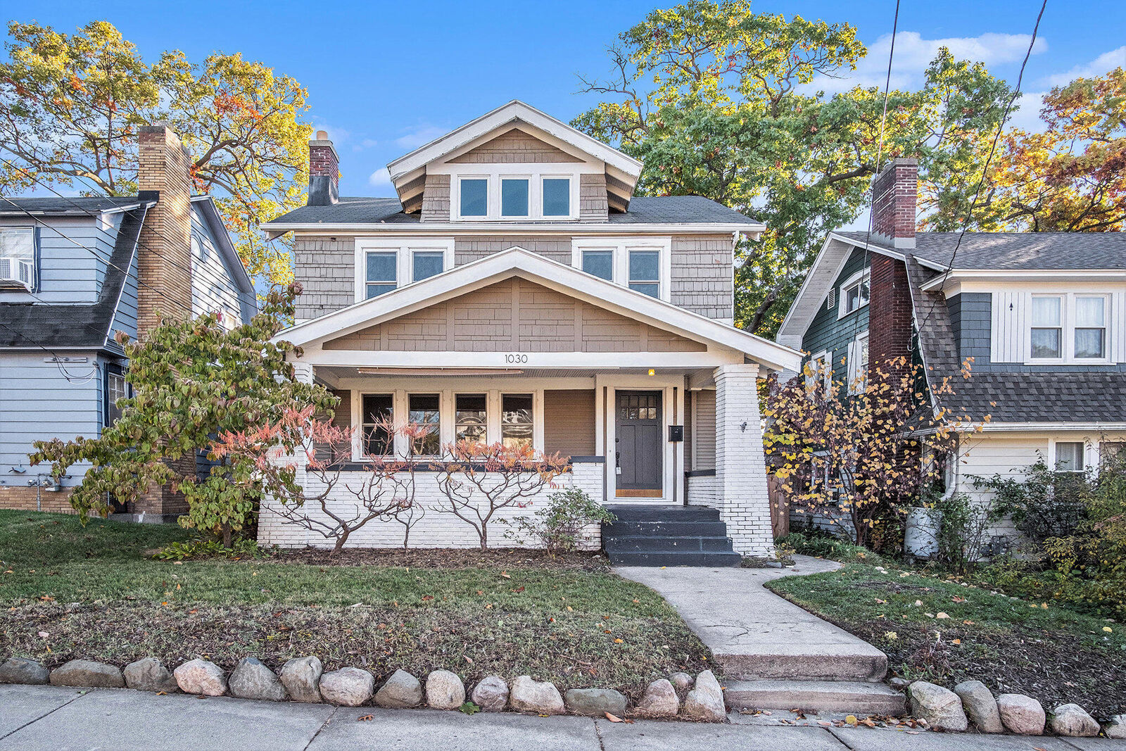 Property Photo: 1030 Benjamin Avenue SE MI 49506