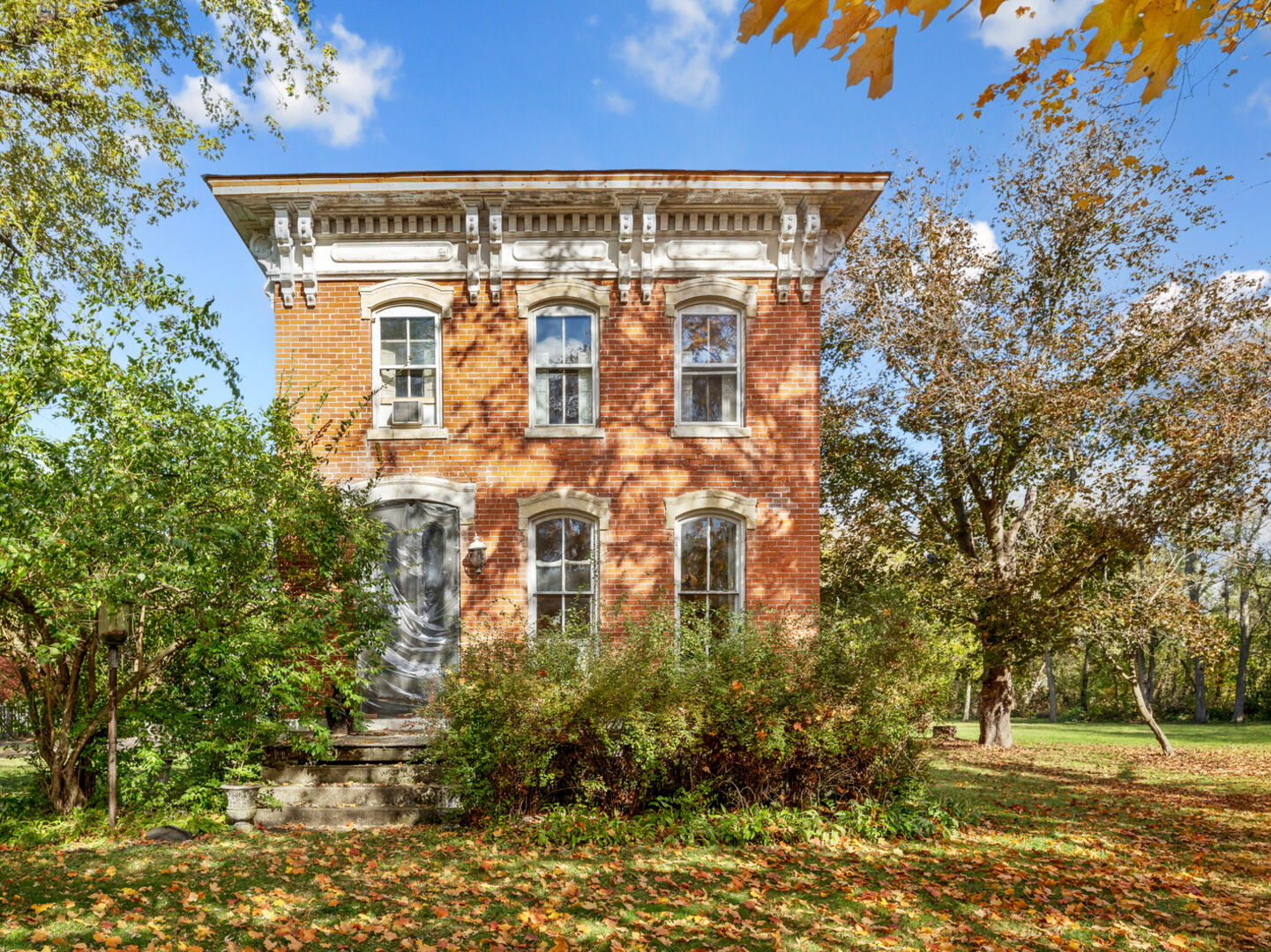 Property Photo:  622 Telegraph Street  IL 60152 