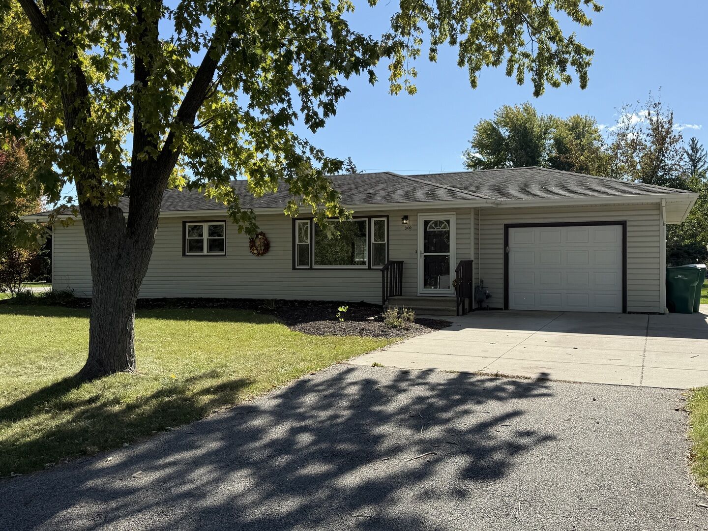 Property Photo:  3100 Jo Ann Drive  IL 60431 