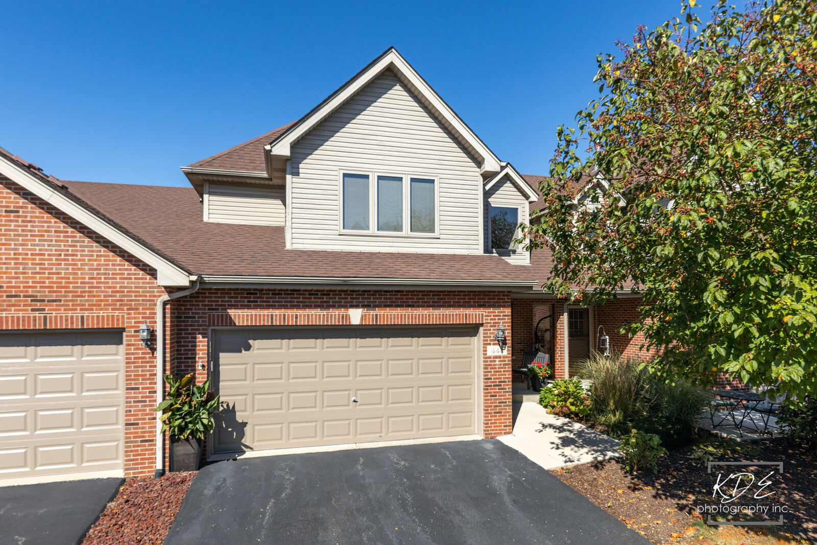 Property Photo:  444 Lawrence Lane  IL 60532 