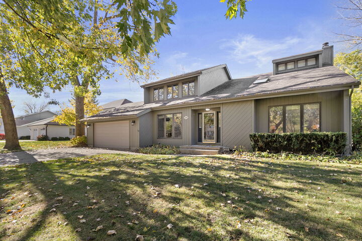 Property Photo: 508 West Trail IL 60030