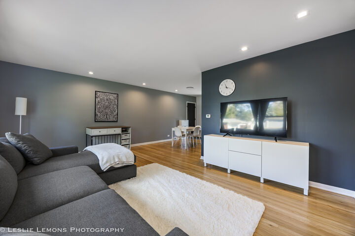 Property Photo:  1S325 Buttercup Lane  IL 60181 