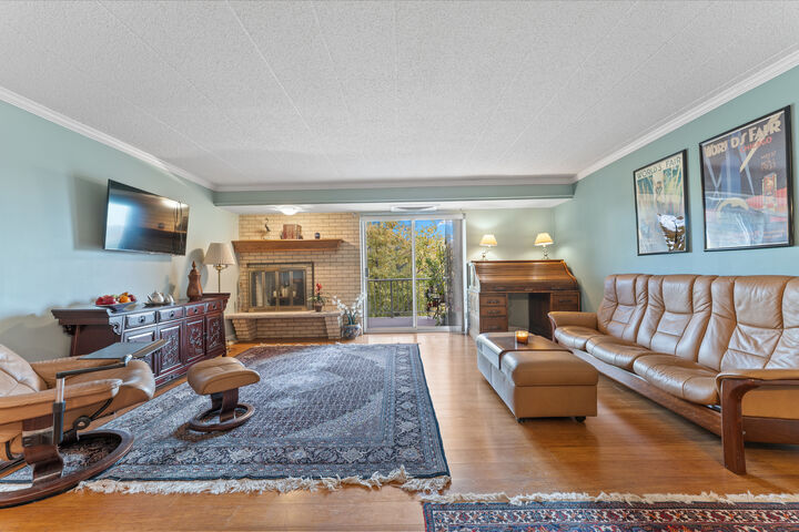 Property Photo: 110 W Butterfield Road 502S IL 60126