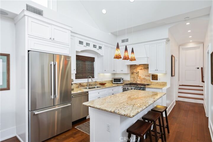 Property Photo: 516 Poinsettia B CA 92625