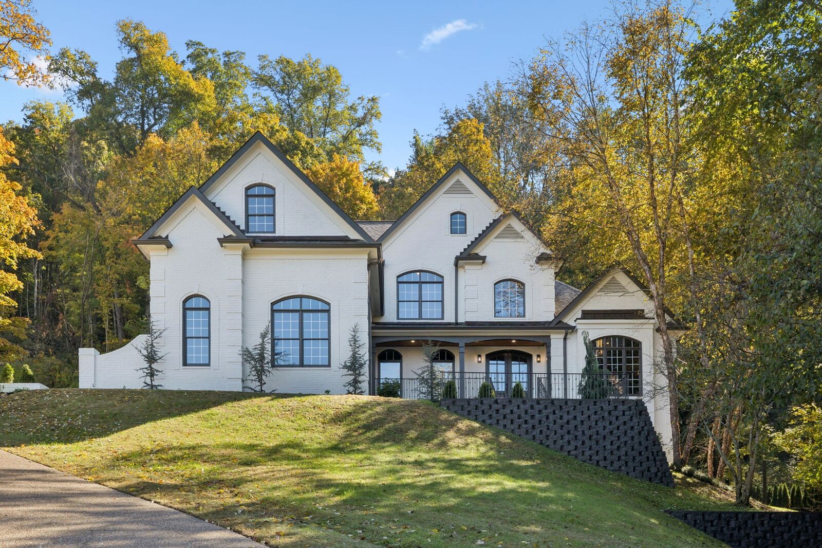 Property Photo:  945 Travelers Ct  TN 37220 