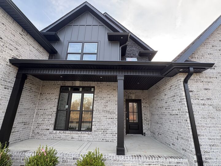 Property Photo:  1330 Reda Dr  TN 37042 