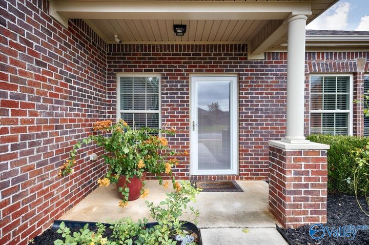 Property Photo:  2518 First Hill Circle SW  AL 35803